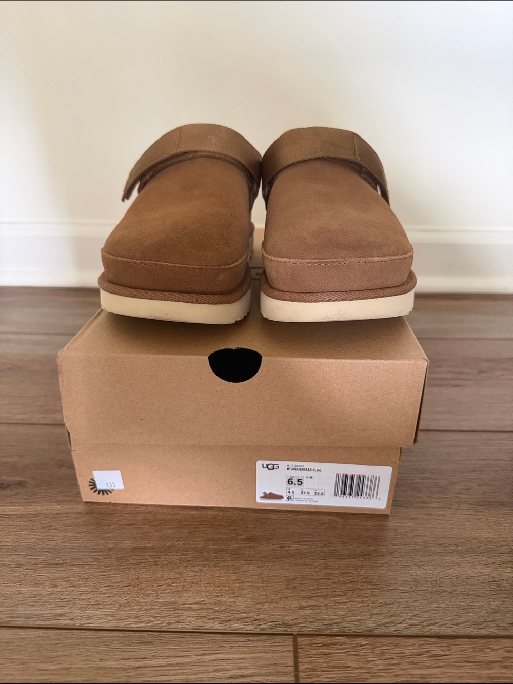 UGG Women’s Chestnut Suede Clog - Chestnut